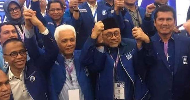 Zulhas (kedua dari kanan) bersama Asman Abnur, Hatta Rajasa dan Dradjad Wibowo usai terpilih.