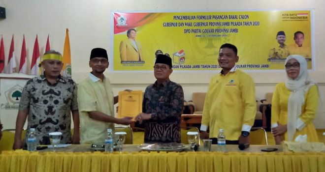 Setelah Fasha, Giliran Fachrori Umar Kembalikan Formulir Penjaringan Golkar.

