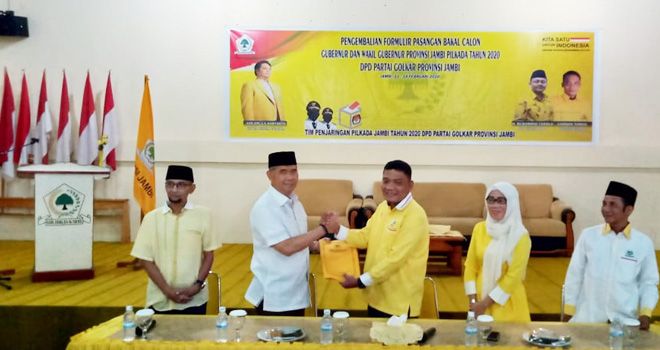 Kedatangan orang nomor satu di Kota Jambi ini disambut oleh Sekretaris Tim Penjaringan DPD I Golkar Provinsi Jambi, Gordon L Tobing berserta jajarannya.