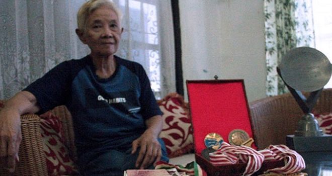 Foto semasa hidup Tati Sumirah.

 

