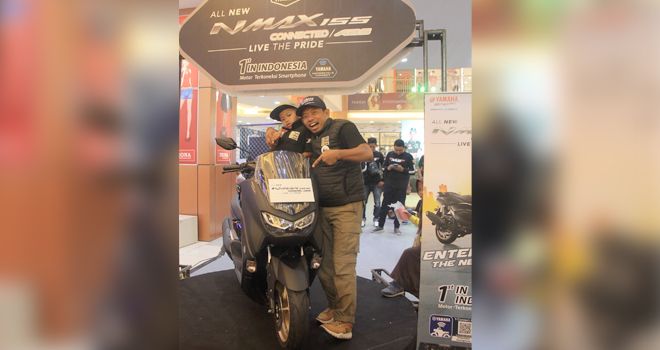 Peluncuran skuter matik premium All New NMAX 155 Connected/ABS di Mall Jambi Town Square, Jl. Kapten A. Bakaruddin, Kota Jambi pada Sabtu (15/2). 