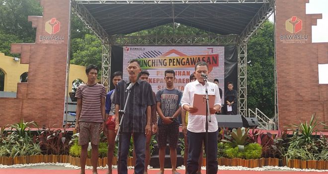 Dalam ikrar dilakukan Forum Kerukunan Umat Beragama (FKUB) Provinsi Jambi. Tidak ketinggalan Suku Anak Dalam (SAD) juga ikut andil dalam ikrar pengawasan yang diangkat dalam tema budaya.