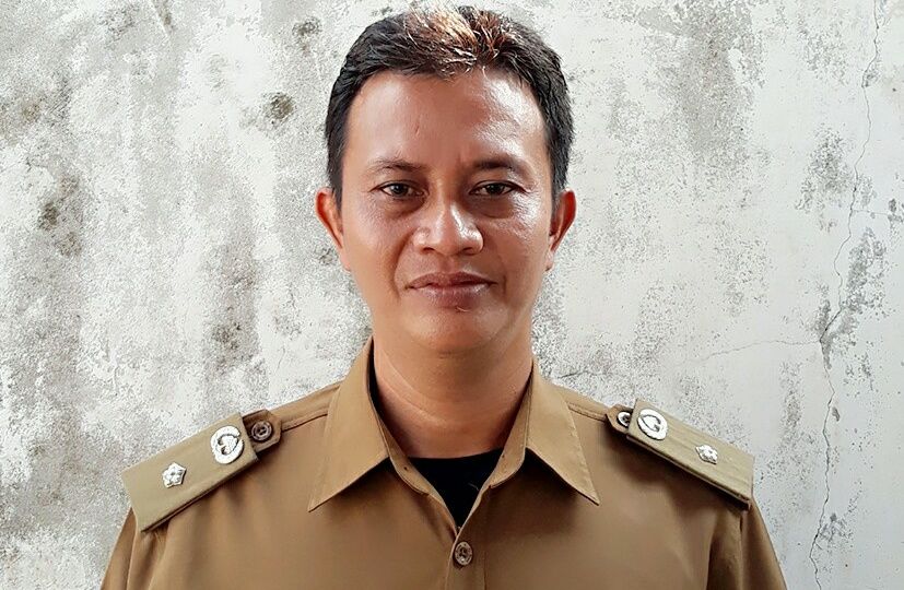 Kades Sungai Itik, Zainir.