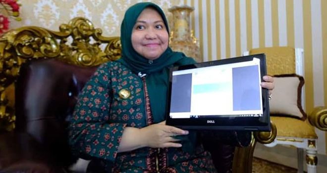 Bupati muaro jambi, Hj. Masnah Busro SE.