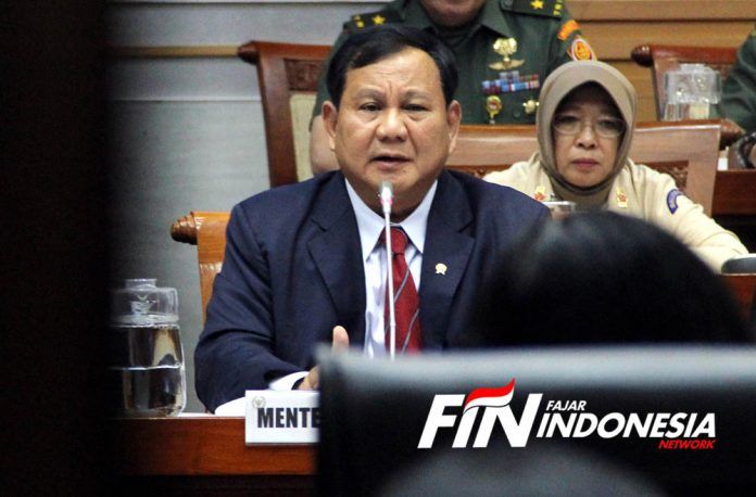Menteri Pertahanan, Prabowo Subianto memberikan penjelasan dalam rapat kerja (Raker) dengan Komisi I DPR RI di Gedung Parlemen, Senayan Jakarta, Senin (11/11/2019).
