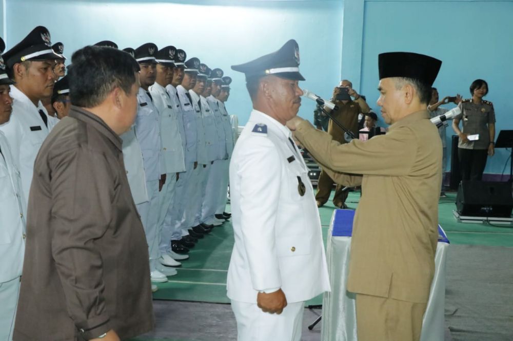 Bupati Kerinci Adirozal Lantik 51 Kades Terpilih di Zona I.
