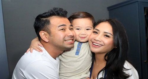 Raffi dan Nagita Tampil Mesra.