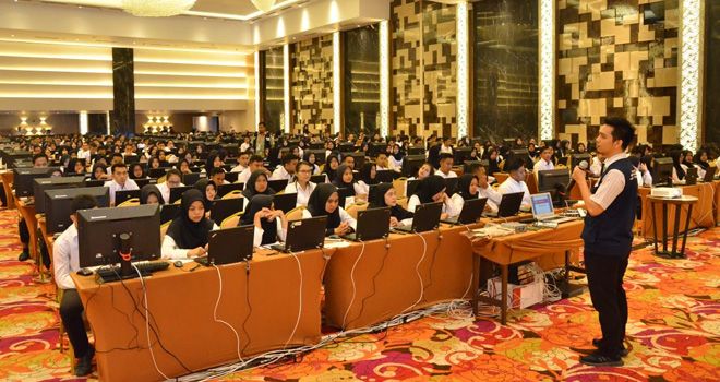 Peserta CPNS Kota Jambi yang mengikuti SKD (26/2).