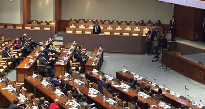 Komisioner KP pengganti Wahu Setiawan diperkenalkan di DPR.


