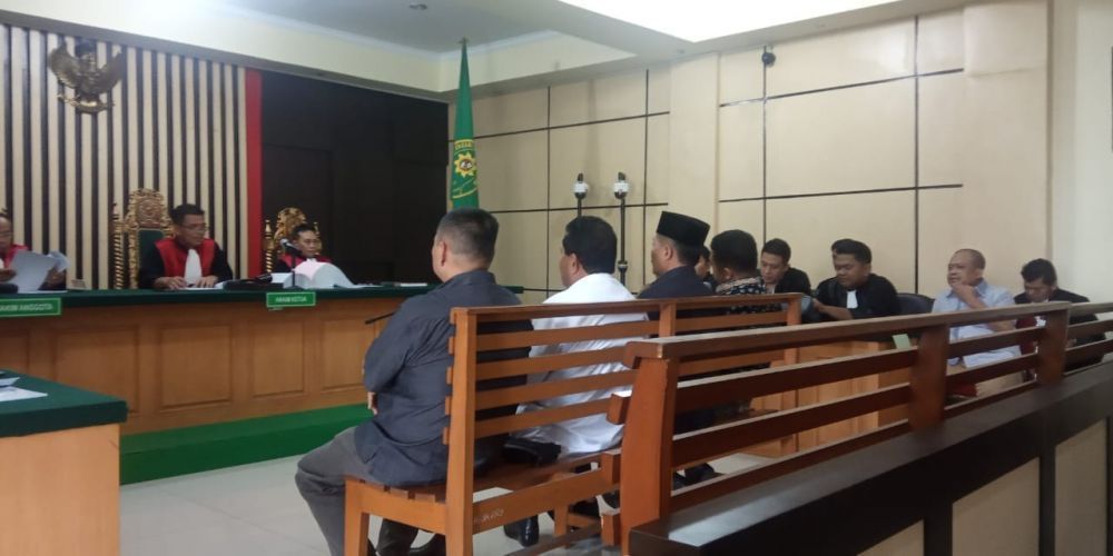  Sidang terdakwa Sufardi Nurzain, Elhelwi dan Gusrizal beberapa waktu lalu.