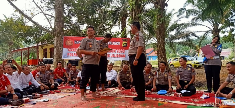 Rapat pimpinan untuk menganalisa dan evaluasi Kamtibmas.