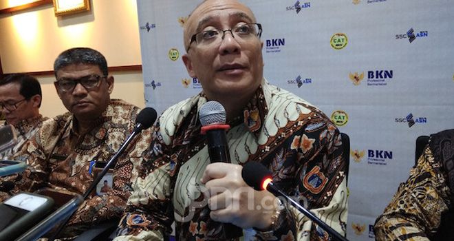 Kepala BKN Bima Haria Wibisana belum tahu informasi seputar Perpres PPPK. 