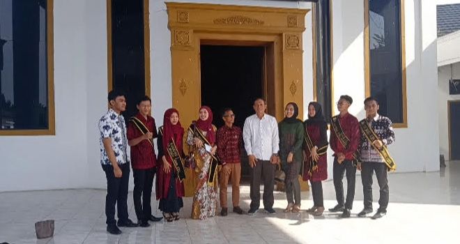 Waka DPRD Muarojambi Sambut Kedatangan Bujang - Gadis Muarojambi