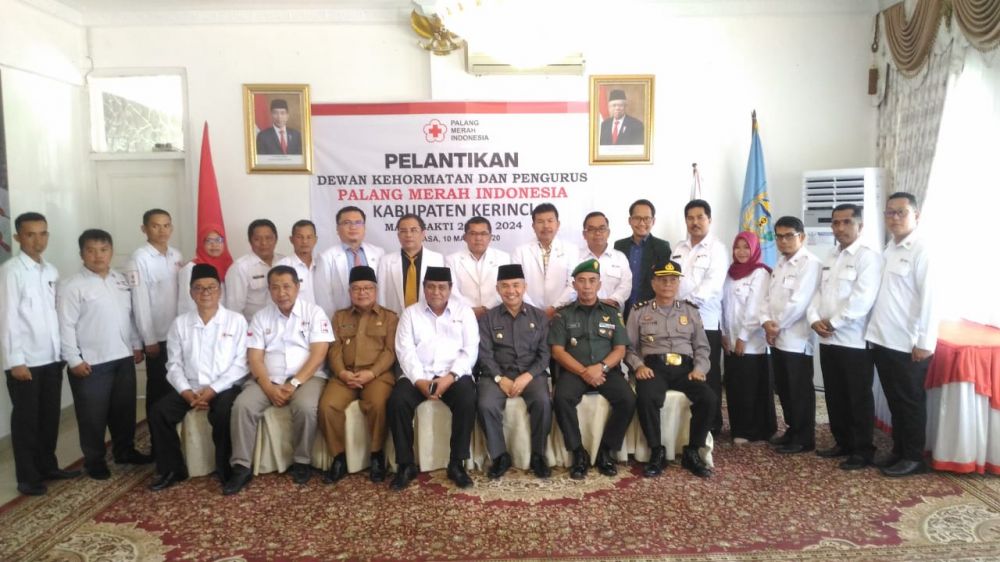 Bupati Kerinci Adirozal Hadiri Pelantikan Pengurus dan Dewan Kehormatan PMI Kerinci.
