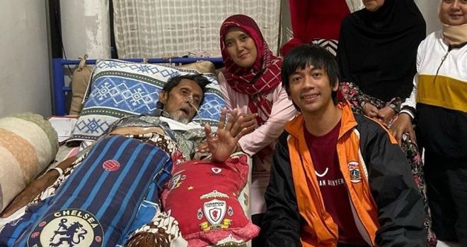 Rian D'Masiv sempat mengunjungi coach Sofyan Hadi. 

