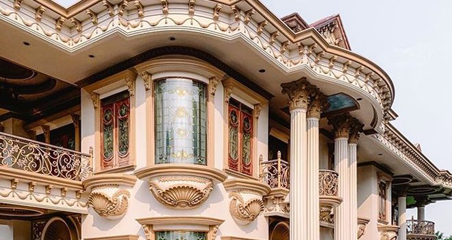 Rumah mewah peninggalan almarhum suaminya Muzdalifah.