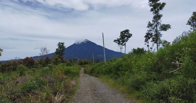 Ruas jalan simpang Danau Pauh-Rantau Kermas.