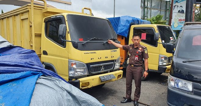Kejaksaan Negeri (Kejari) Batanghari kembali melelang barang rampasan dari kasus Ilegal drilling dan kasus tindak pidana umum lainnya.