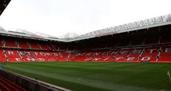 Markas Manchester United, Old Trafford.

