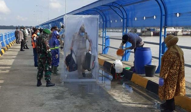 Kedatangan ratusan penumpang dari Batam.