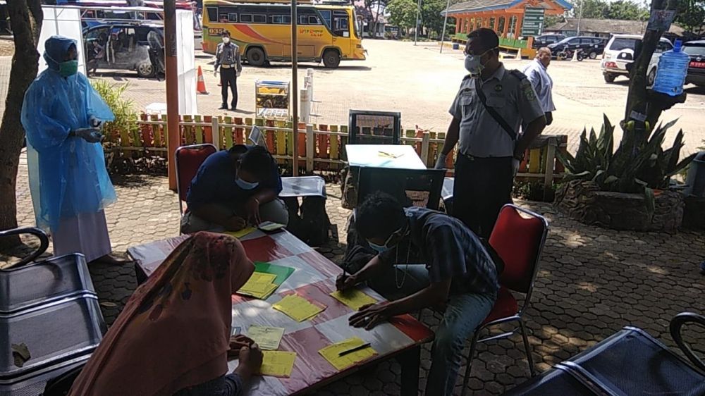 Gugus Tugas Hari Ini Periksa 3 TKI Pulang Dari Malaysia.
