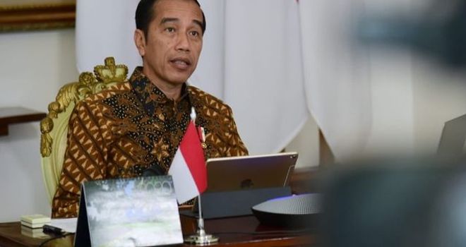Presiden Jokowi memimpin Rapat Terbatas yang salah satunya membahas soal mudik di tengah wabah COVID-19. 
 

