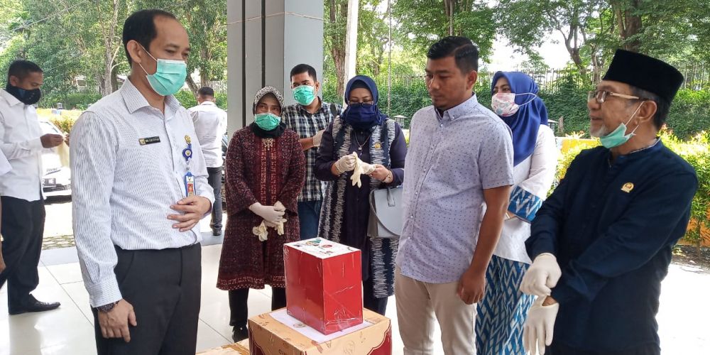 Dewan Beri Bantuan dan Dukungan untuk Para Medis.
