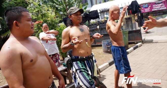 Warga berjemur Bareng.