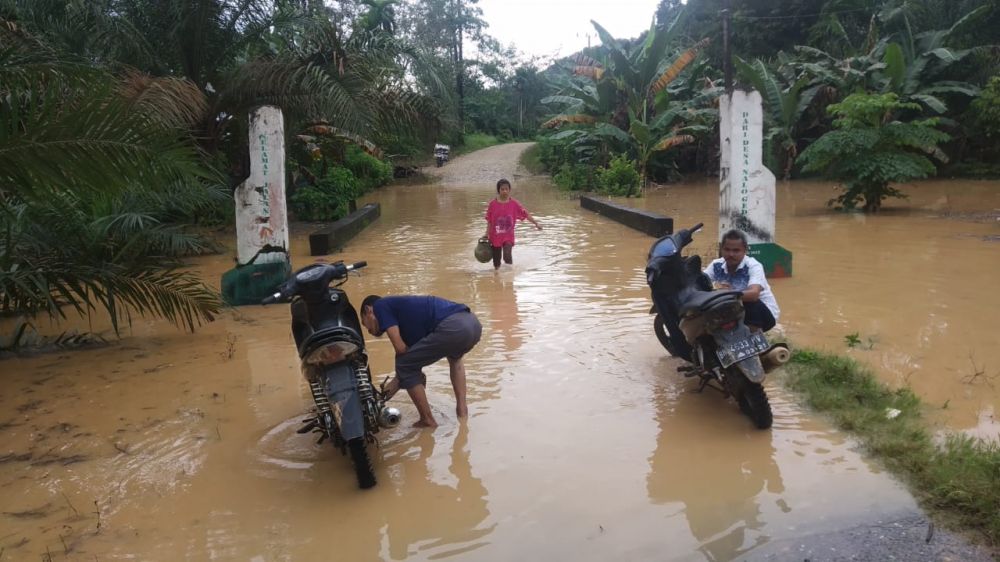 Nalo Gedang Dikepung Banjir, Beberapa Rumah Warga Terendam.


