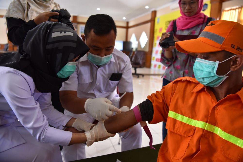 Command Center Posko Gugus Tugas Penanganan Covid-19 Kota Jambi yang berada di Markas Komando Dinas Pemadam Kebakaran dan Penyelamatan Kota Jambi. Rabu siang (8/4).