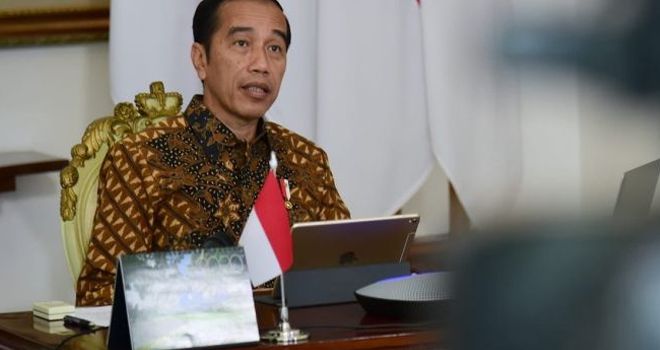 Presiden Jokowi saat memimpin Rapat Terbatas yang salah satunya membahas soal mudik di tengah wabah COVID-19. 

