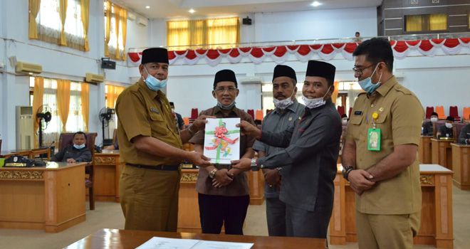DPRD Tebo Gelar Rapat Paripurna Menetapkan Tujuh Raperda Dan LKPJ Bupati TA 2019.