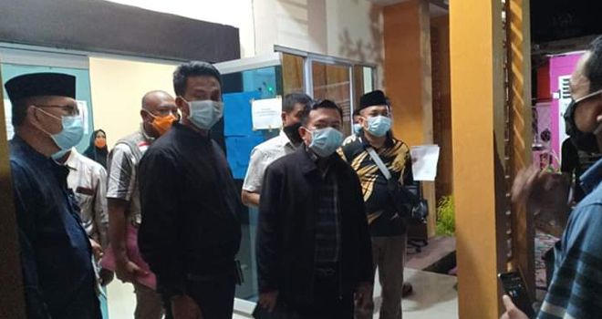 Bupati Merangin, Al Haris saat melakukan rapat bersama Camat Batang Masumai, Danramil, Kapolsek dan Pemerintah Desa Pulau  Baru