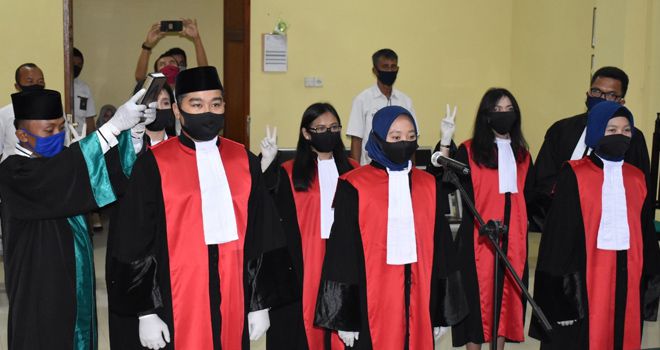 Ketua Pengadilan Negeri Kualatungkal Lantik Enam Hakim Baru.