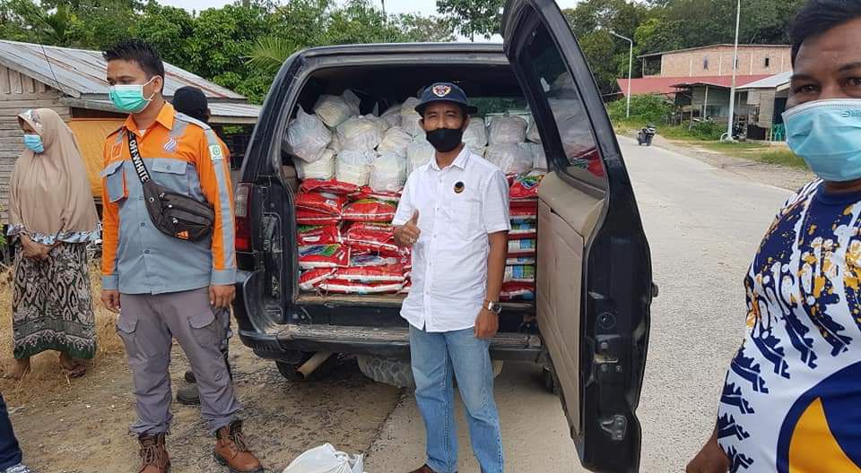 Partai Nasdem Bagikan 250 Paket Sembako Gratis
