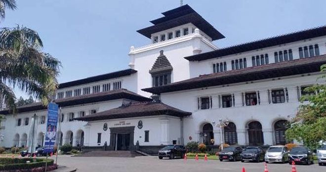 Gedung Sate Bandung.


