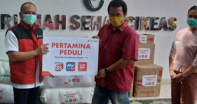 Pertamina Peduli Salurkan APD di Sejumlah Faskes Wilayah Kab Bogor.


