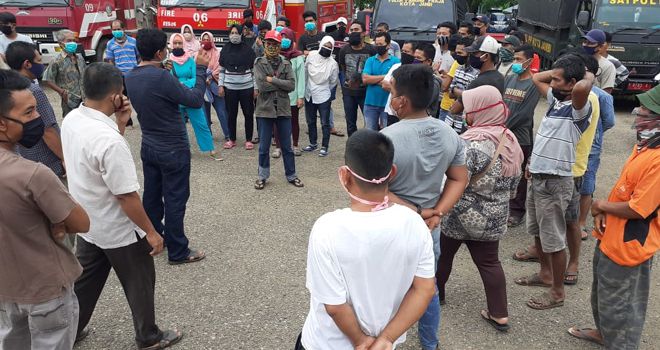 Para pedagang saat mendampingi Posko Gugus Tugas Covid 19 Kota Jambi.