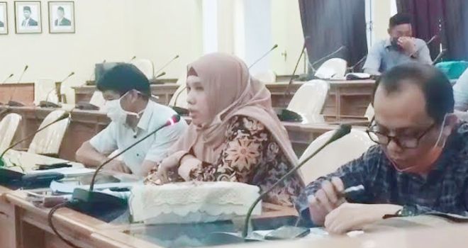 pelaksanaan Hering antara DPRD Kabupaten Muaro jambi bersama Dinas perlindungan dan Jaminan Sosial Kabupaten Muaro jambi.