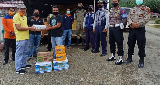 Boy Edwar, pada Kamis (07/05/2020) kemarin turun kelapangan melakukan peninjauan posko covid - 19 di perbatasan pintu masuk Kerinci Bedeng 12.