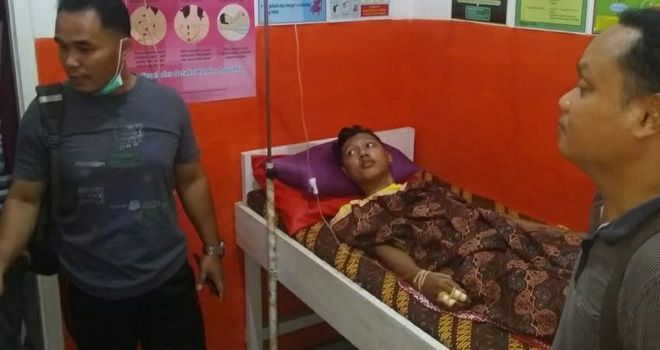 Satu dari tiga remaja yang menjadi korban perampokan mengalami luka pada bagian tangan, karena sabetan senjata tajam pelaku


