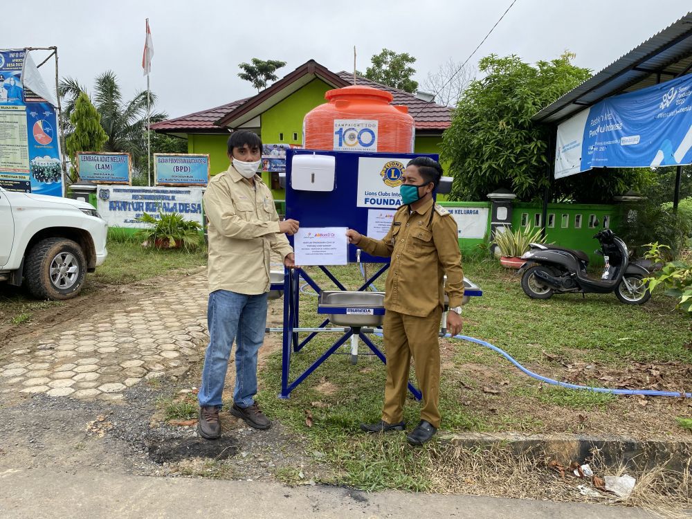 Peduli Sesama, SKK MIGAS – MontD'or Oil Tungkal Limited Menyerahkan Bantuan Tahap Ke-dua.