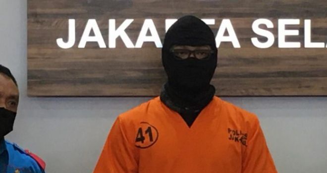 Dwi Sasono dihadirkan dalam paparan di Polres Jakarta Selatan.

