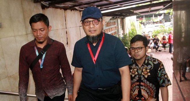 Penyidik senior Komisi Pemberantasan Korupsi (KPK), Novel Baswedan mendatangi Gedung Direktorat Reserse Kriminal Umum Polda Metro Jaya, Jakarta Senin (1/6/2020).