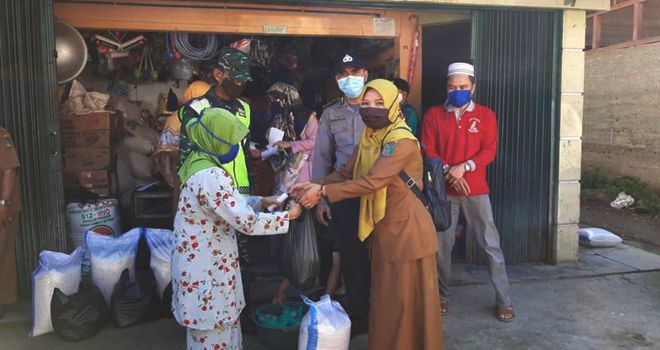 Salah satu warung di Situnjau Laut yg telah kendistribusikan bantuan.