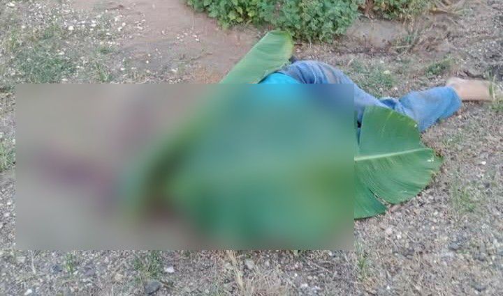 Mayat yang Tergeletak di Pinggir Jalan Simpang Terusan.