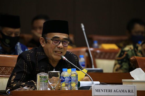 Menteri Agama Fachrul Razi saat rapat