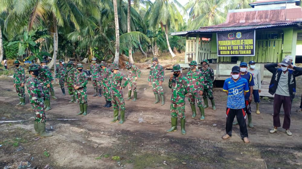 Pengecekan Kesiapan Anggota Satgas Sebelum Bekerja

