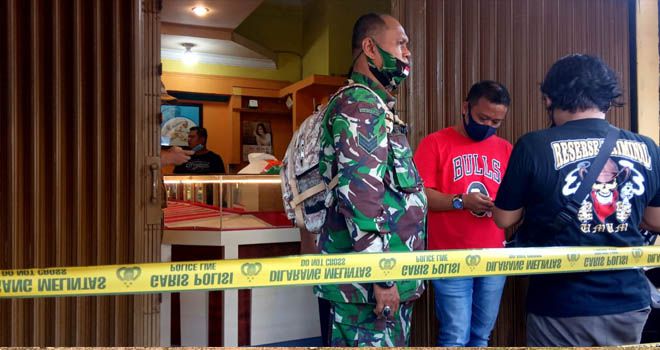 Seluruh Emas di Toko Emas Sinar Gemilang Villa Kenali Digondol Rampok