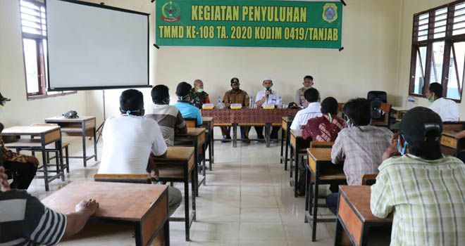 Satgas TMMD 108 Kodim 0419/Tanjab Gelar Penyuluhan Cara Budidaya Ikan Yang Baik (CBIB)
